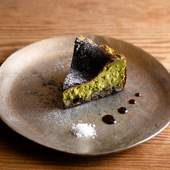 抹茶と黒豆のバスクチーズケーキ