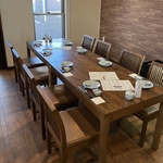 テーブル席は4名・8名・12名をご用意しております！居心地の良い空間でお食事をお楽しみください☆