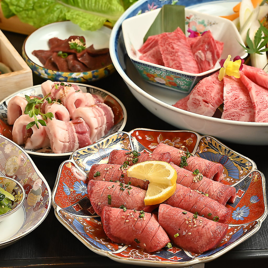 王道コースで人気部位を楽しむ！2時間飲み放題付。豪華な料理を存分に楽しもう。ご予約はお早めに！