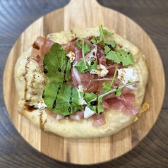 ピッツア・コン・プロシュート　バルサミコ酢かけ