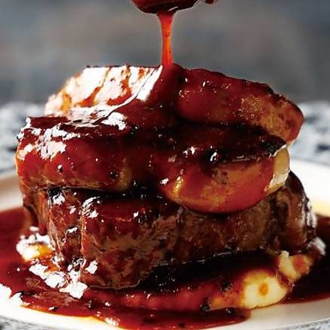 【横浜駅南改札西口】高級食材やソムリエ厳選ワインがおすすめ