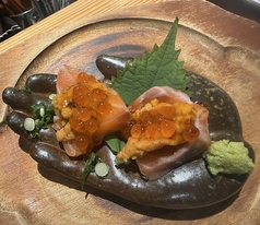サーモンのウニ・イクラ乗せ 2貫
