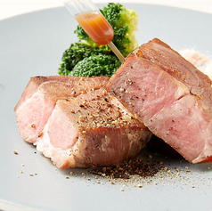 厚切り豚肩ロースのグリルロメスコソース