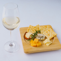 チーズ盛り合わせと福岡醸造ワインセット