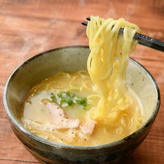 鶏だしミニラーメン/真っ赤卵の親子丼