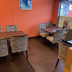 4名テーブル×22名テーブル×1