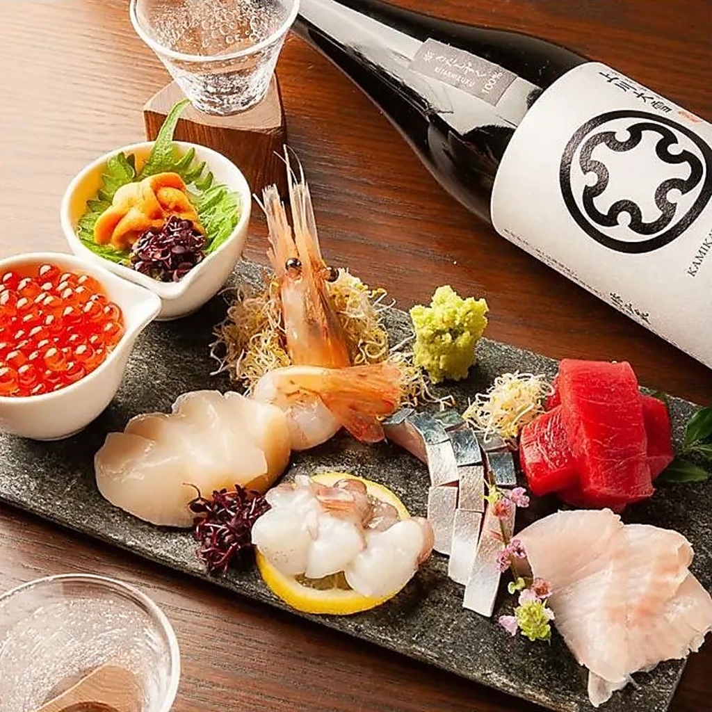 季節の味を堪能できる月替わりメニューをご用意！新鮮な海鮮やお肉などの旬の食材を楽しめます！