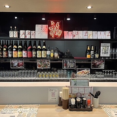 当店はうどん居酒屋として、うどんへのこだわりはもちろん、居酒屋メニューも豊富にご用意しております。うどんのほかにも、自慢の一品料理とお酒をお楽しみいただけます♪