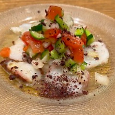 スマック香るタコのカルパッチョ