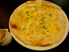 【自家製Pizza】クワトロチーズのピザ　（Sサイズ/Mサイズ）