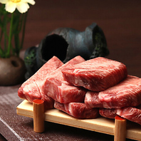 英語対応可能なスタッフもいるので安心して極上お肉を！