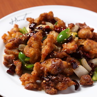 看板メニューの刀削麺など絶品中華をリーズナブルに提供