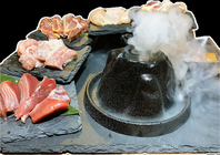 厳選素材を桜島溶岩で…食材と調理は店主こだわりです