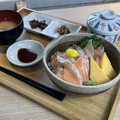 炙りサーモン丼