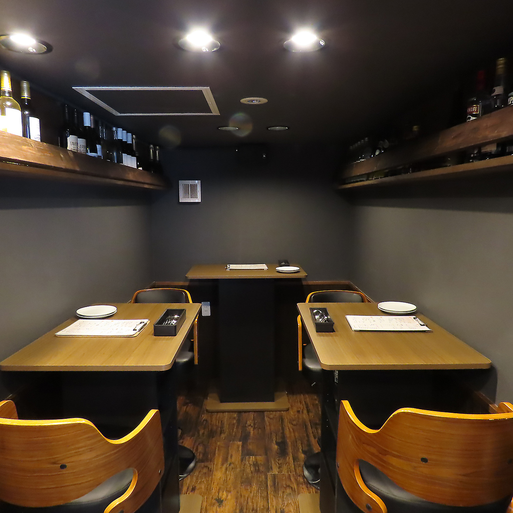 秋葉原から徒歩5分にある肉、海鮮、イタリアン等幅広く食べられます。