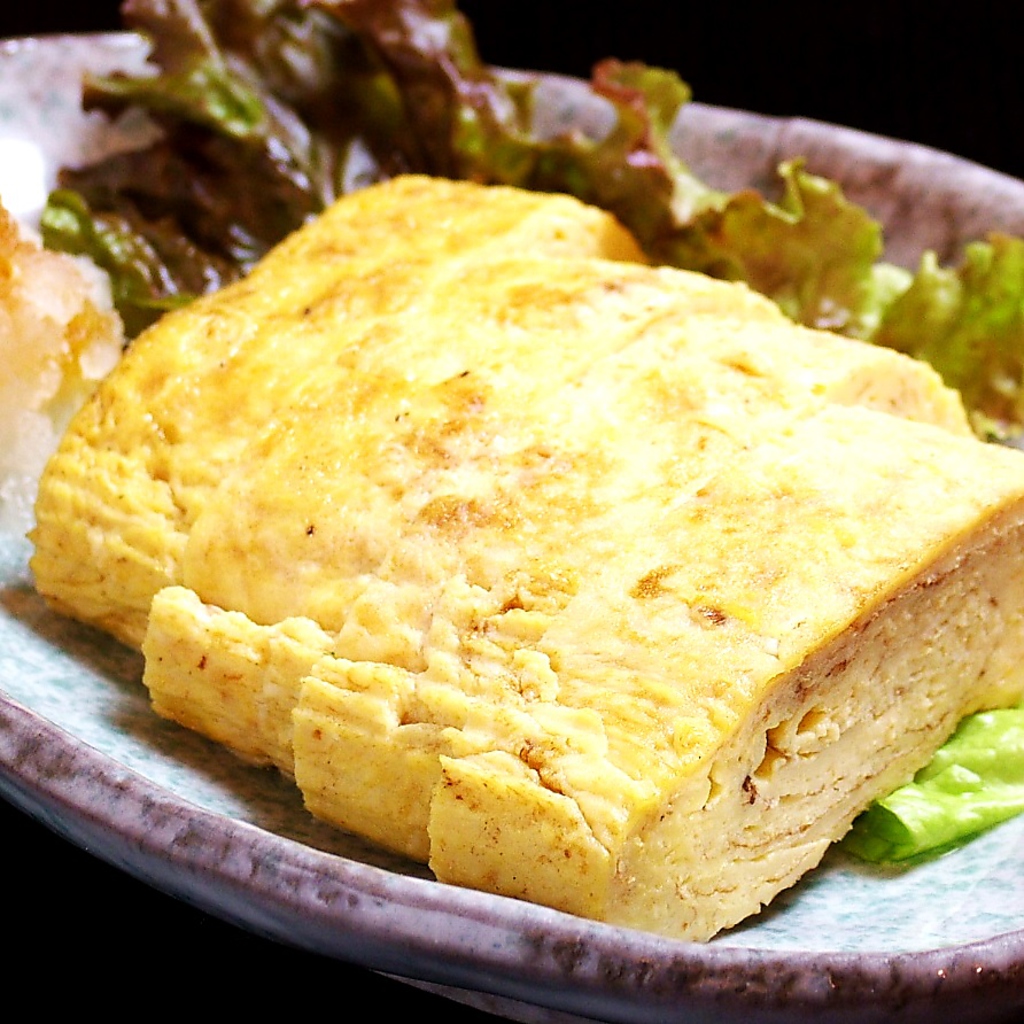 まずはだし巻！ふっくらアツアツのたまご…幸せな一口！