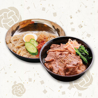 店内で焼き上げる焼肉丼！