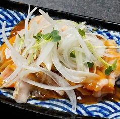 鮪ミノ刺し～味噌ポンだれ～
