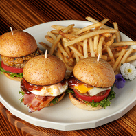 全粒粉バンズのミニバーガー