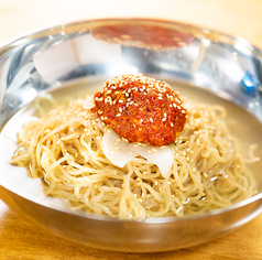 【イチオシ自信作!!】てっちゃん名物「特製 黒冷麺」の写真