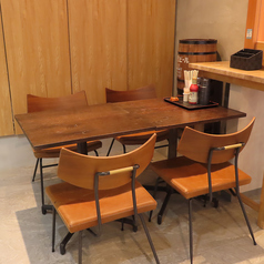 2名様～4名様までご利用可能のお席