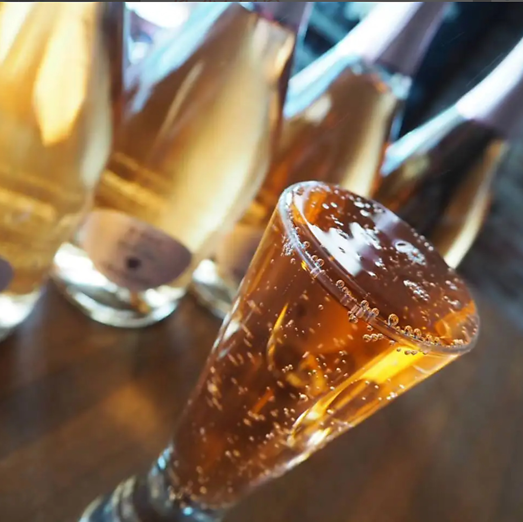 「並々スパークリング」。そのビジュアルとボリュームに、ご満足いただけること間違いなしです♪