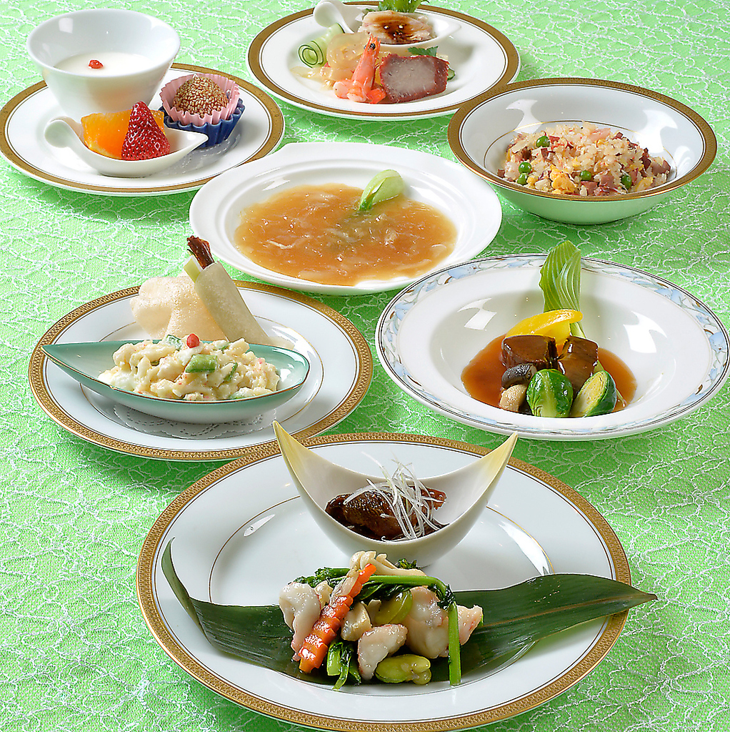 全7品＋120分飲み放題付きの贅沢プラン。厳選された逸品料理とお酒のペアリングをお楽しみください。