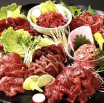 会津直送馬刺し。もちろん仙台名物料理や地酒も豊富に取り揃えております!!接待等に◎