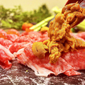料理メニュー写真 雲丹のせ肉寿司(2貫)