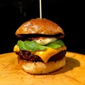 料理メニュー写真 ゴリゴリチーズバーガーJr. ≪180g≫
