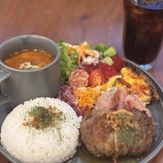 白老牛のカルビ巻きハンバーグプレート