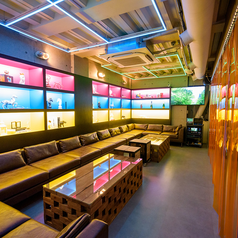 ★ 朝まで営業 ★ 50名以上貸切可 個室 カラオケ&ダーツ★Bar Groove 新宿三丁目　
