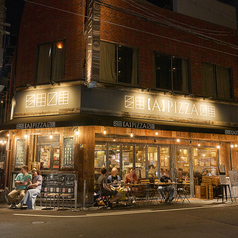 A PIZZA 大阪なんば店の雰囲気1