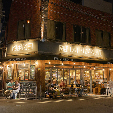 A PIZZA 大阪なんば店の雰囲気1