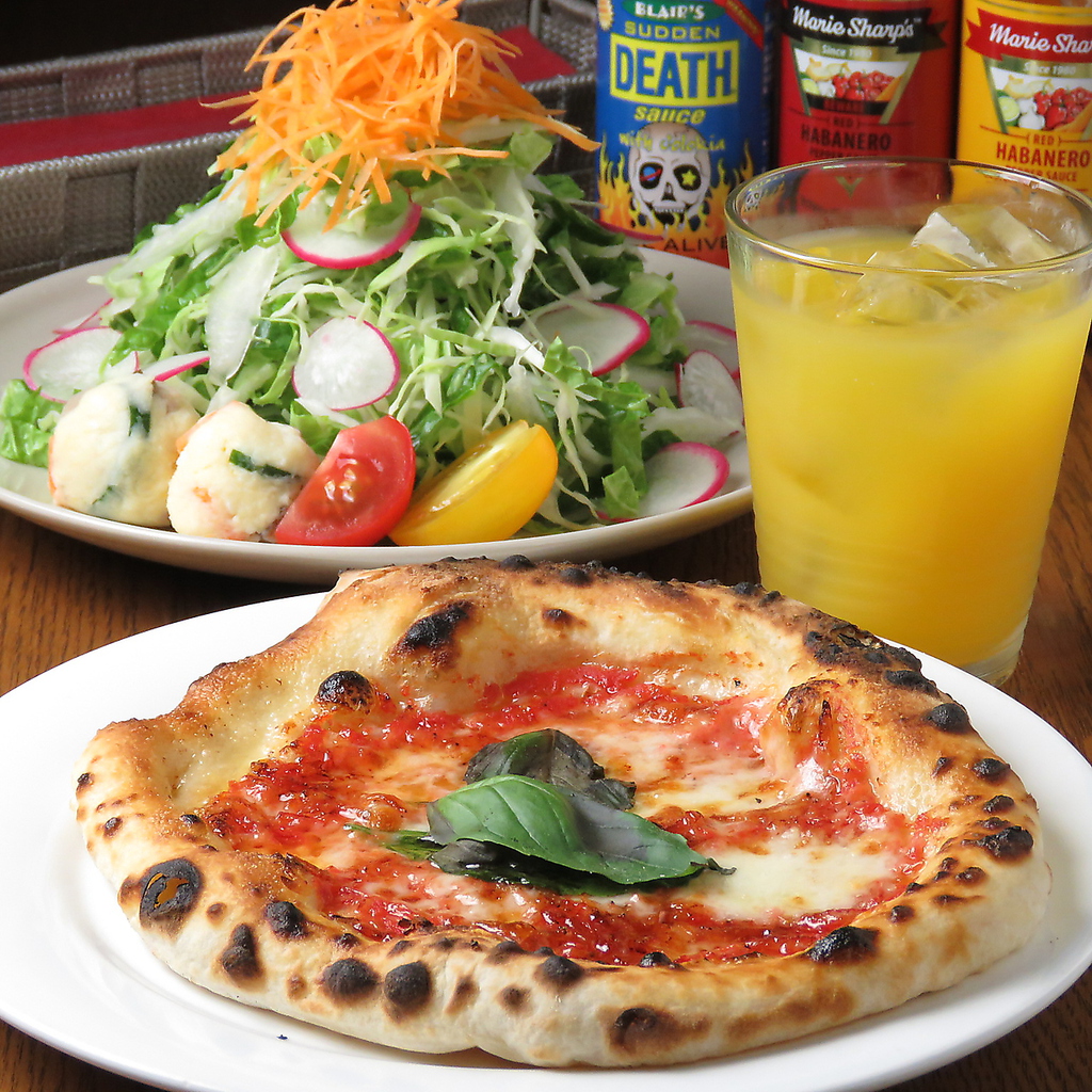 お得なランチは火曜日から土曜日11:30から～