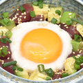 料理メニュー写真&nbsp;まぐろアボカド山かけ
