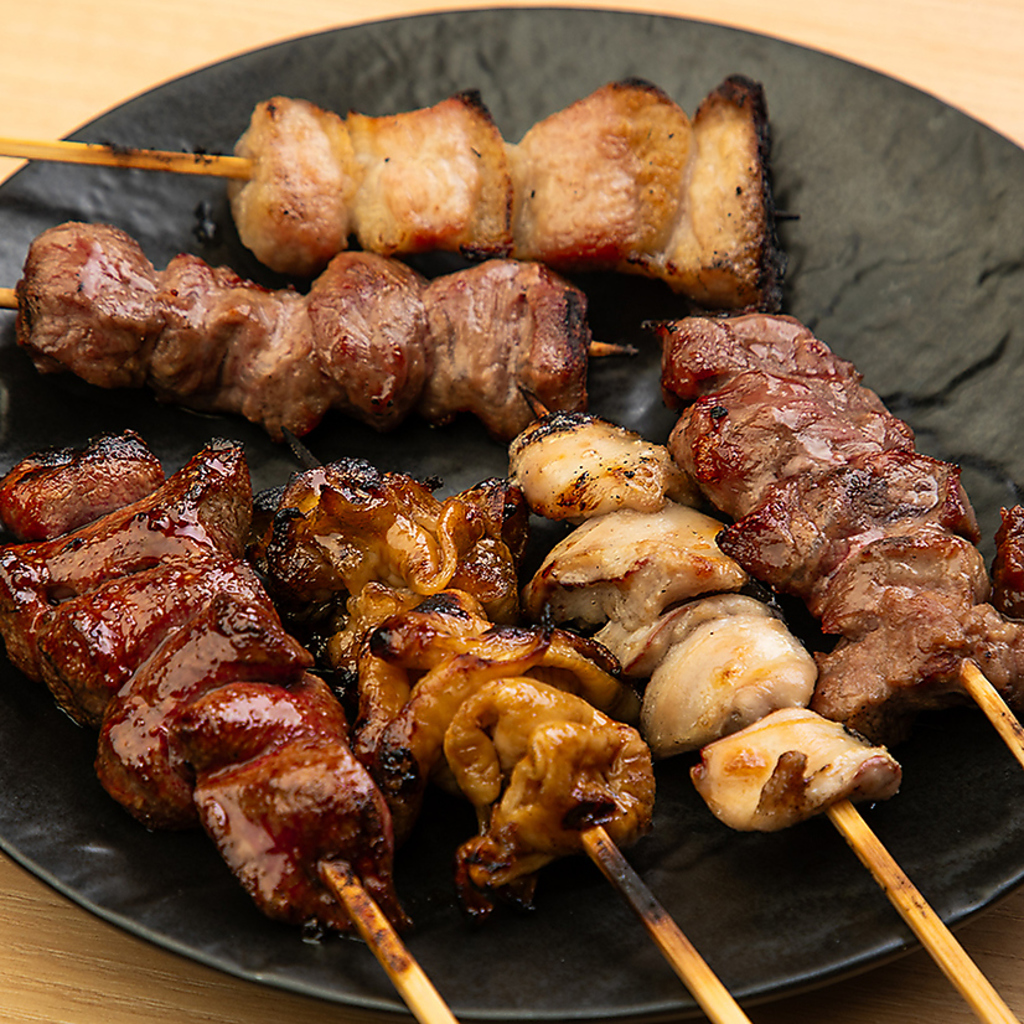 迷ったらやきとん盛り合わせを