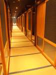 お座敷の完全個室は大・小多数ご用意してます。…　シーンによって使い分けて…　