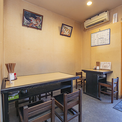 4名掛けテーブルを1席ご用意しております。2～4人での小規模の宴会など、皆様でご利用いただけます。