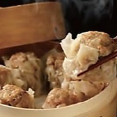 その場で蒸しあげる巨大蒸篭がシンボル