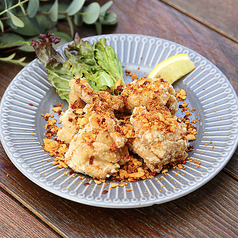 鶏もも唐揚げ/旨辛スパイス (4個)