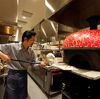 お席からも当店自慢の釜焼きをご覧いただけます★