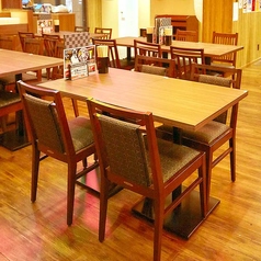 新橋駅SL広場より徒歩1分なのでお仕事帰りや終電間際まで、終電後も朝まで愉しみたい方にも最適◎昭和レトロの和みの空間で、旬の食材をたっぷり使用した逸品料理の数々をご堪能くださいませ。ご人数に合わせて快適なお席へご案内致します。少人数様から団体様までご対応可能◎