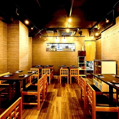 和の趣き溢れる店内は大人の為の落ち着いた雰囲気となっております。2名様~50名様までご利用可能な半個室席は日本橋での接待や女子会、合コンなど各種宴会に最適なプライベート半個室空間♪お得な宴会コースプランもご予算に合わせて3000円~ご用意。誕生日や記念日にお得なサプライズ特典もご用意しております。