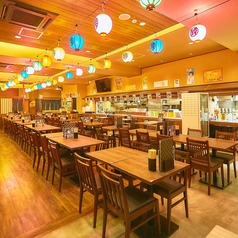 団体様でのご利用大歓迎です。大型宴会におすすめの飲み放題付きコースも各種ご用意しており、会社宴会や打ち上げ、歓送迎会などさまざまなシーンに最適です。さらに、団体様向けのお得なクーポンもご用意しております。人数やご予算、ご要望などございましたら、どうぞお気軽にご相談ください。