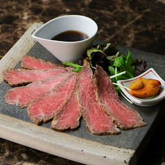 尾崎牛鉄板ローストビーフ 80ｇ 雲丹乗せ