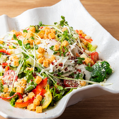 とろ～り温泉卵のチーズたっぷりシーザーサラダ