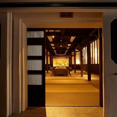 旧酒蔵をリノベーションした空間です。披露宴、パーティー、会議、展示会等々様々なシーンでご利用いただけます。