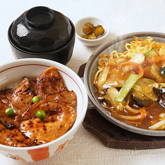 豚丼＆あんかけ焼そばセット1,210円(税込)