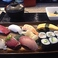 握り寿司　（神戸市兵庫区の活魚専門の魚屋さんから超新鮮な魚介類が入荷します）